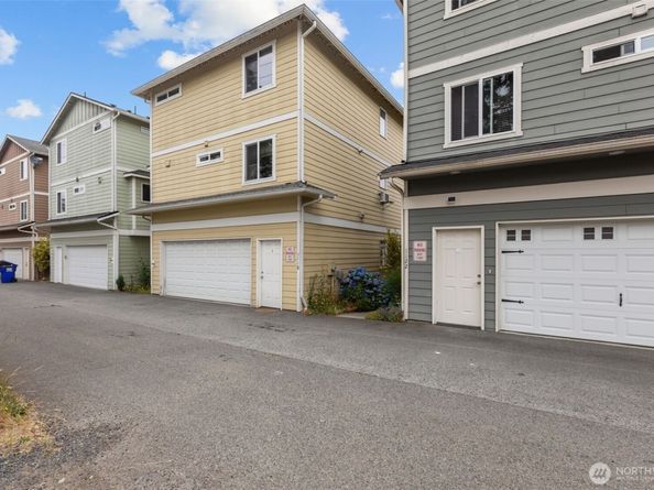 1118 Chestnut Court 18, Everett WA 98201