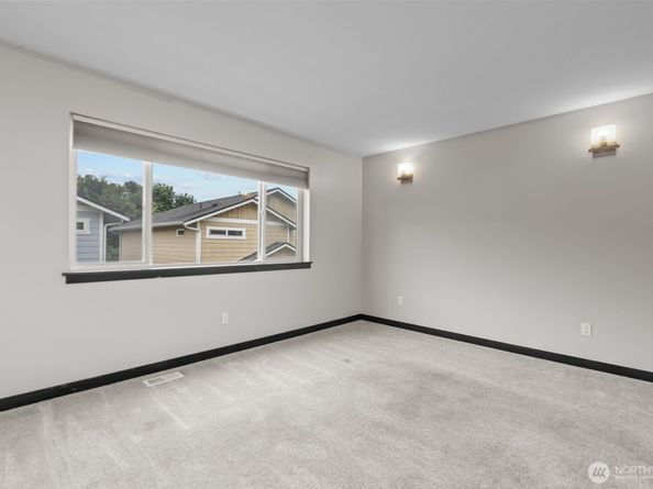 1118 Chestnut Court 18, Everett WA 98201