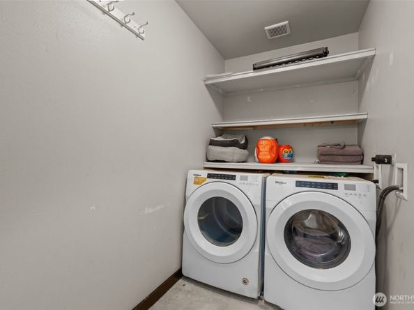 1118 Chestnut Court 18, Everett WA 98201