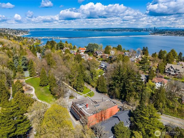 2809 1/2 Mount Rainier Drive S 4, Seattle WA 98144