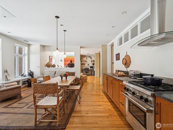 2809 1/2 Mount Rainier Drive S 4, Seattle WA 98144