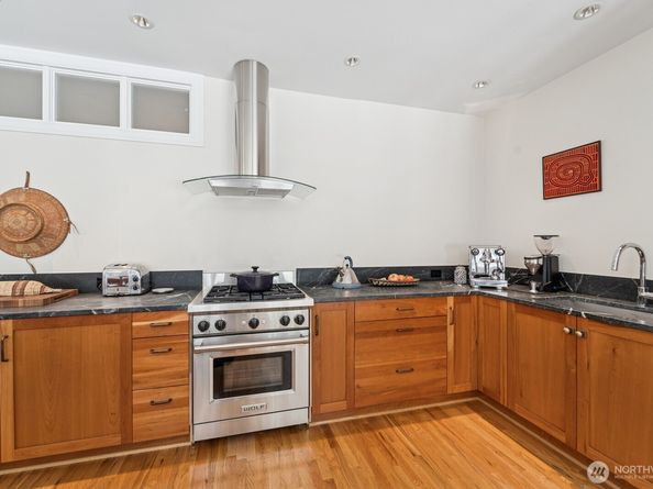 2809 1/2 Mount Rainier Drive S 4, Seattle WA 98144