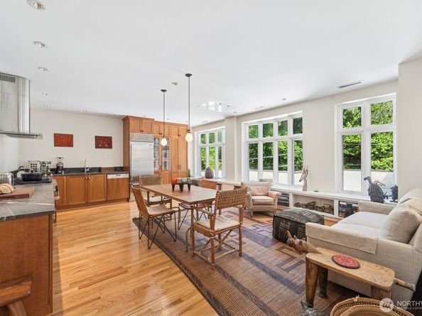2809 1/2 Mount Rainier Drive S 4, Seattle WA 98144