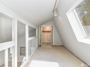 15710 SE 46th Way, Bellevue WA 98006