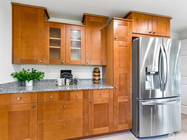 15710 SE 46th Way, Bellevue WA 98006