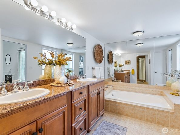 15710 SE 46th Way, Bellevue WA 98006