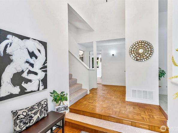 15710 SE 46th Way, Bellevue WA 98006