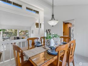 15710 SE 46th Way, Bellevue WA 98006