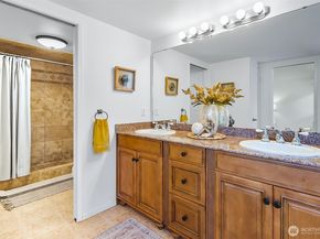 15710 SE 46th Way, Bellevue WA 98006