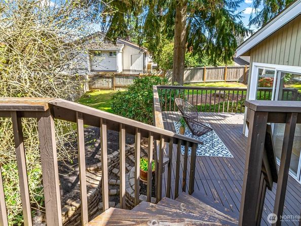 15710 SE 46th Way, Bellevue WA 98006