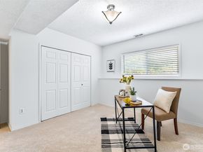 15710 SE 46th Way, Bellevue WA 98006