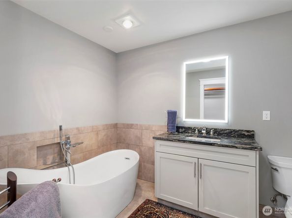 13083 Lake Shore Drive NW, Poulsbo WA 98370