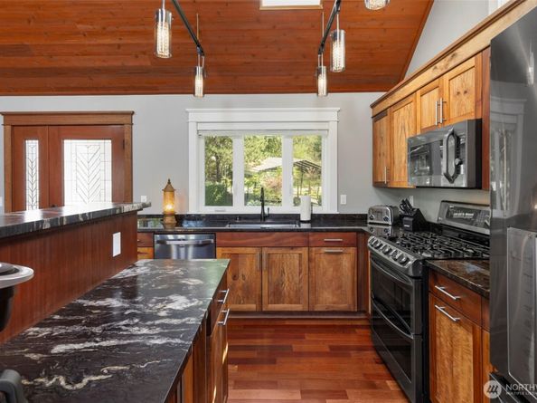 13083 Lake Shore Drive NW, Poulsbo WA 98370