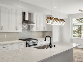 6726 NE 187th Street 104, Kenmore WA 98028