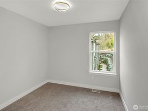 6726 NE 187th Street 104, Kenmore WA 98028