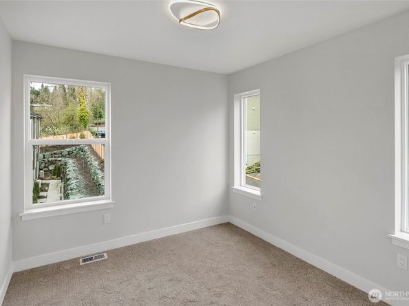 6726 NE 187th Street 104, Kenmore WA 98028