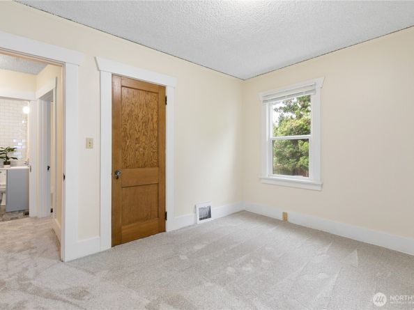12013 Exeter Avenue NE, Seattle WA 98125