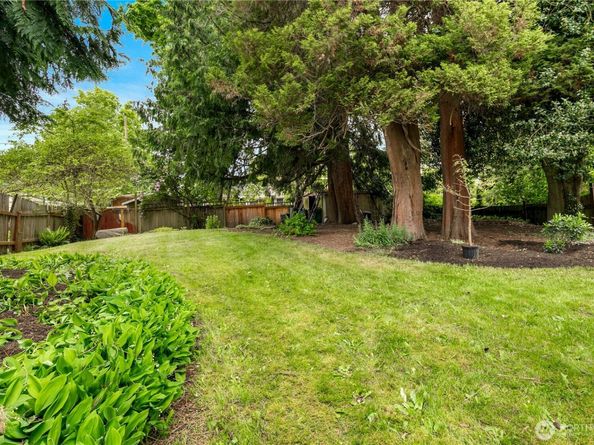 12013 Exeter Avenue NE, Seattle WA 98125