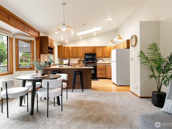 12013 Exeter Avenue NE, Seattle WA 98125