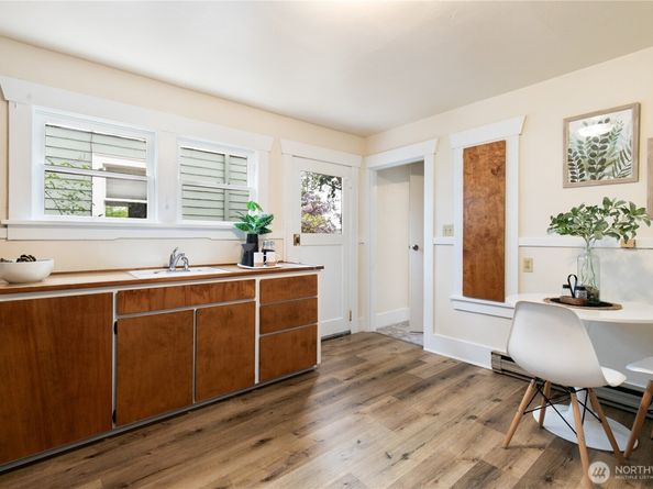 12013 Exeter Avenue NE, Seattle WA 98125