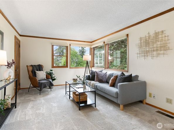 12013 Exeter Avenue NE, Seattle WA 98125