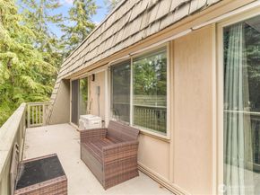 1420 153rd Avenue NE 4004, Bellevue WA 98007