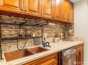 1420 153rd Avenue NE 4004, Bellevue WA 98007