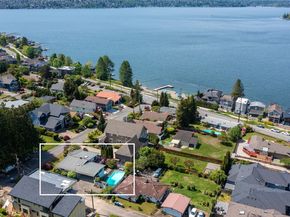1006 N 36th St, Renton WA 98056