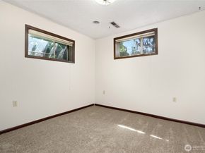1006 N 36th St, Renton WA 98056