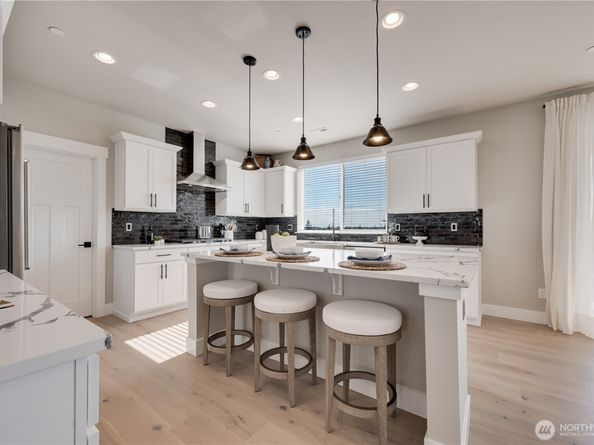 20227 125th Avenue NE SM208, Bothell WA 98011