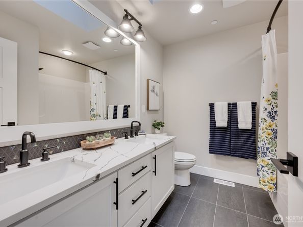 20227 125th Avenue NE SM208, Bothell WA 98011