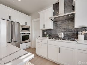 20227 125th Avenue NE SM208, Bothell WA 98011