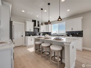 20227 125th Avenue NE SM208, Bothell WA 98011