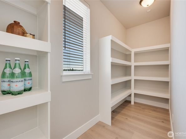 20227 125th Avenue NE SM208, Bothell WA 98011
