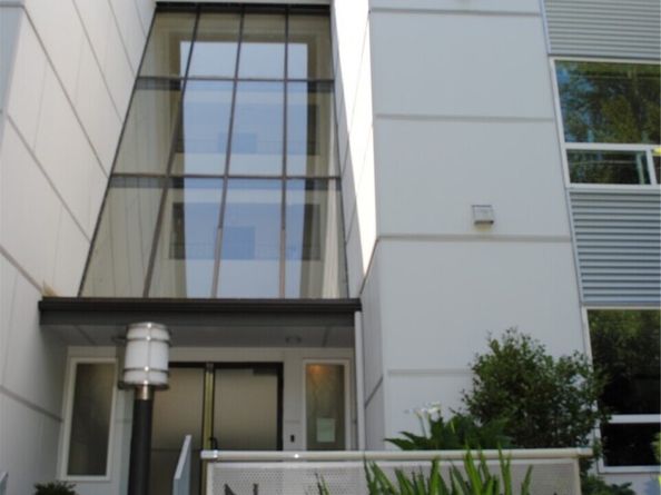 10501 8th Avenue NE 406, Seattle WA 98125