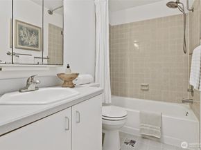 10501 8th Avenue NE 406, Seattle WA 98125