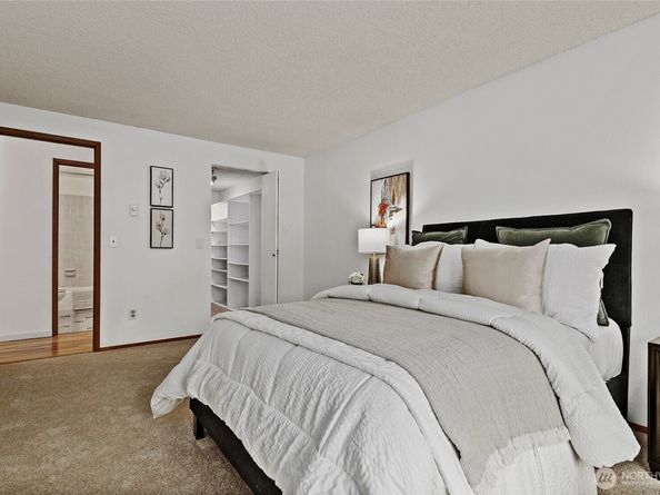 10501 8th Avenue NE 406, Seattle WA 98125