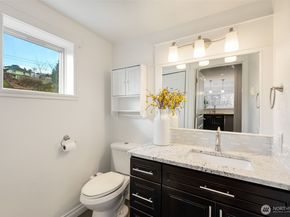 701 Galer Street 819, Seattle WA 98109
