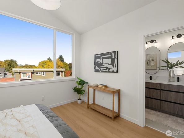 1223 N 48th Street, Seattle WA 98103