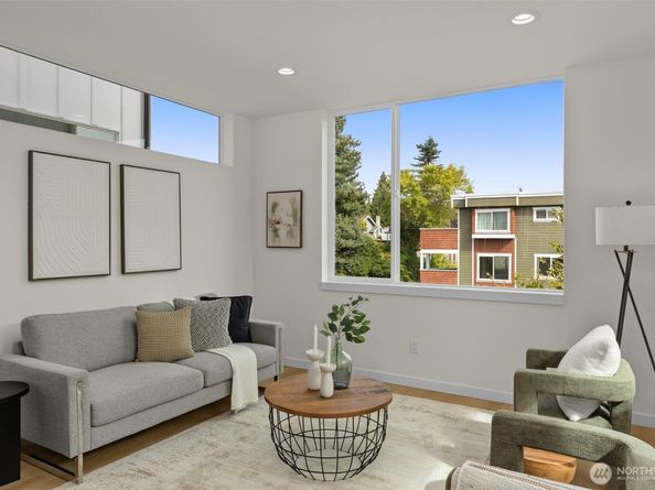 1223 N 48th Street, Seattle WA 98103