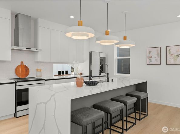 1223 N 48th Street, Seattle WA 98103