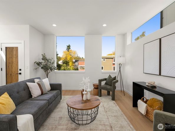 1223 N 48th Street, Seattle WA 98103