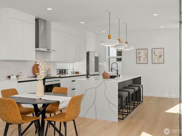 1223 N 48th Street, Seattle WA 98103