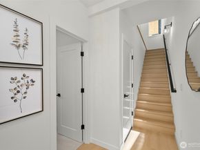 1223 N 48th Street, Seattle WA 98103