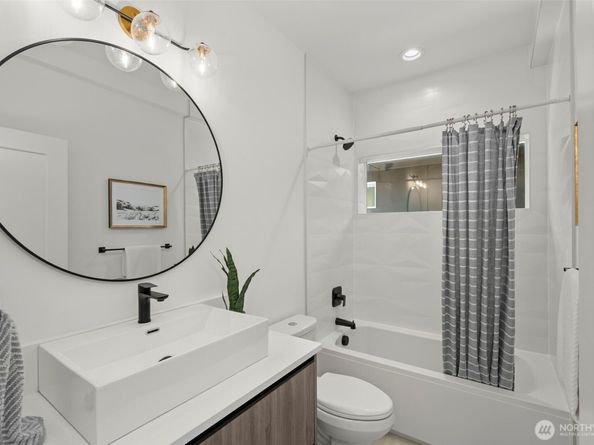 1223 N 48th Street, Seattle WA 98103