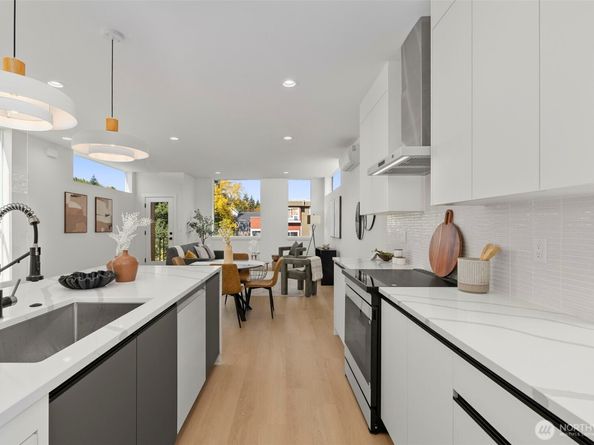 1223 N 48th Street, Seattle WA 98103