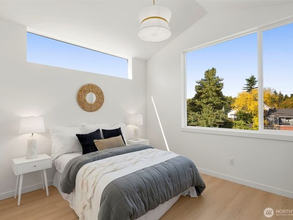 1223 N 48th Street, Seattle WA 98103