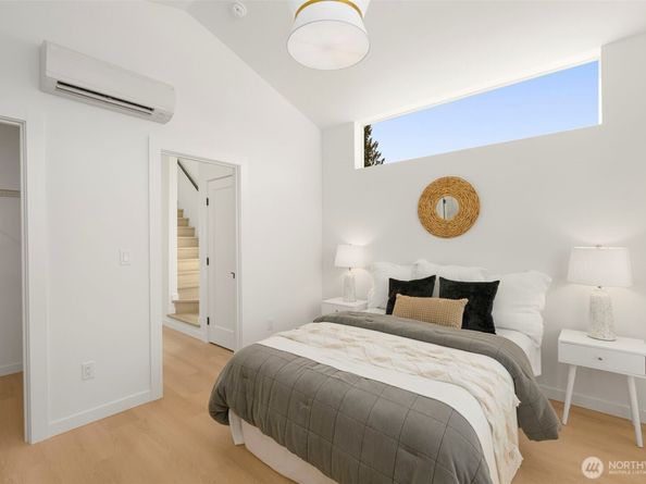 1223 N 48th Street, Seattle WA 98103