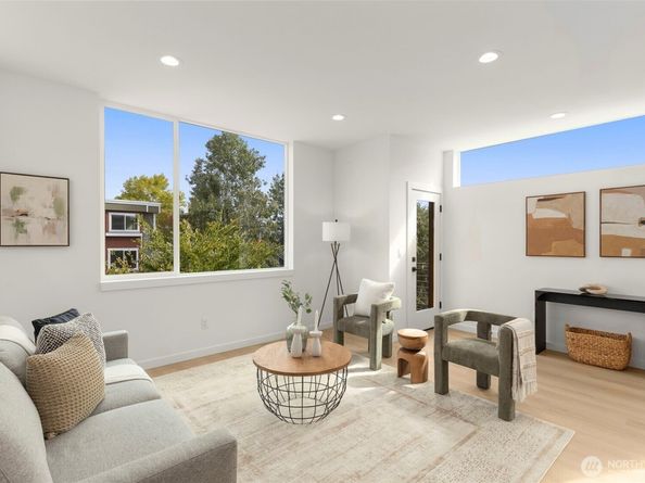 1223 N 48th Street, Seattle WA 98103