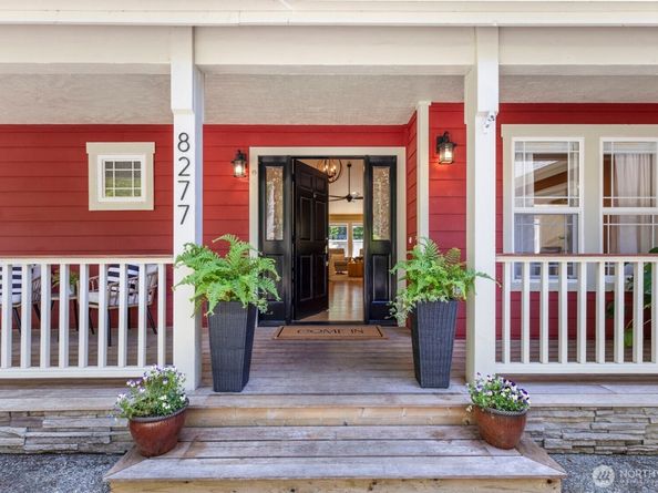 8277 New Holland Ct, Bainbridge Island WA 98110